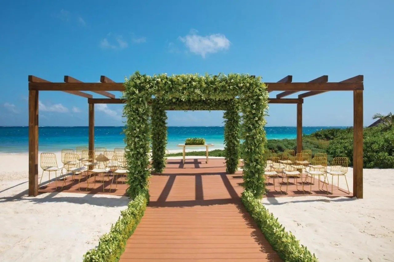 Now Sapphire Riviera Cancun Puerto Morelos 5*,
